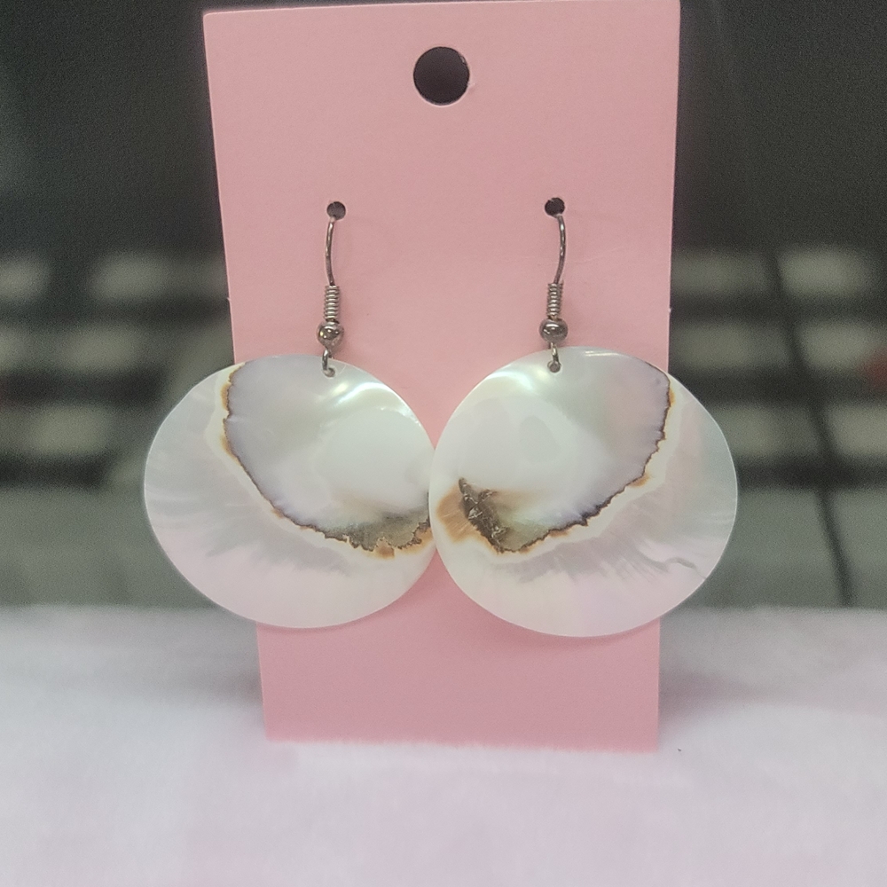 Elegant White Shell Earrings